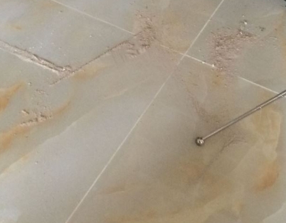 红安瓷砖空鼓维修公司分享粘合剂选择不当在瓷砖铺贴过程中可能导致以下问题